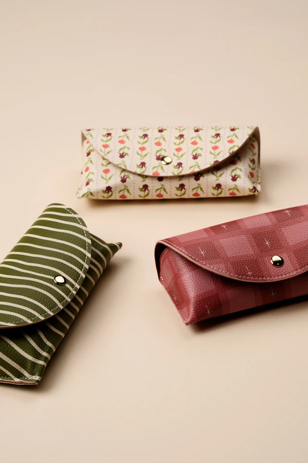 Wavy Stripe Glasses Case