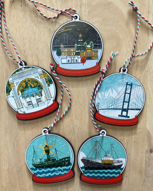 Hull snowglobe christmas tree ornaments and baubles